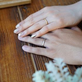 【THREE TREES(スリーツリーズ)の口コミ】 自分たちでオリジナルを作れるところです。結婚指輪を探しているときにブ…