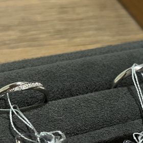 【ひなの口コミ】 この指輪はコンセプトに惹かれました。デザインはシンプルでしたが、ダイ…