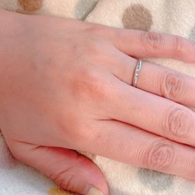 【CAFERING(カフェリング)の口コミ】 細すぎず太すぎないリングで着け心地が良いと感じました。指が短いので、…
