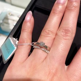 【ティファニー(Tiffany & Co.)の口コミ】 婚約指輪がハーモニーだったので、結婚指輪もハーモニーで合わせたいと思…