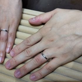 【TRECENTI(トレセンテ)の口コミ】 デザインや宝石の配置、リングつけ心地について、実物を複数試しながら、…