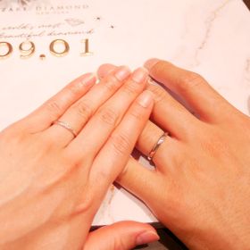 【ラザール ダイヤモンド(LAZARE DIAMOND)の口コミ】 婚約指輪がS字ウェーブのため、結婚指輪もS字ウェーブのデザインの指輪を…