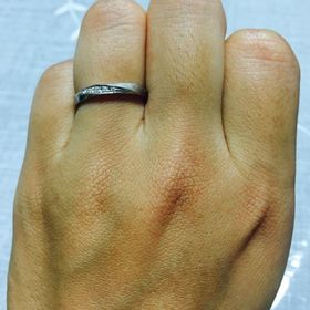 【アイプリモ(I-PRIMO)の口コミ】 彼が自分の指輪のデザインで決定しました。
男性用の指輪はどのブランドの…