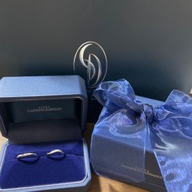 【銀座ダイヤモンドシライシの口コミ】 まず私たちが求めていた指輪は、シンプルで細身、直線のデザインではなく…