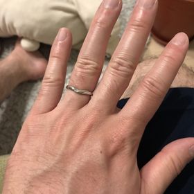 【GALA JEWELRY(ガラジュエリー)の口コミ】 デザインと、スタッフの方の親切さで、この指輪の購入を決めました。お店…