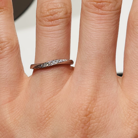 【アイプリモ(I-PRIMO)の口コミ】 デザインが気に入ったからです。
他のブランドもたくさん見に行きましたが…