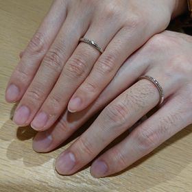 【TRECENTI(トレセンテ)の口コミ】 丸みのある指輪を探していました。
こちらの指輪は外側だけでなく内側も丸…