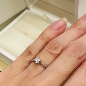 【TASAKI(タサキ)の口コミ】 元々TASAKIというブランドへの憧れがありました。また、婚約指輪はソリテ…