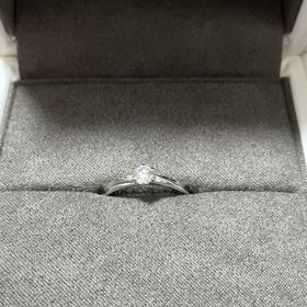 【BOASORTE(ボアソルテ)の口コミ】 指が太く長いタイプで旦那さんと同じ号数でした。
もっとシンプルなタイプ…