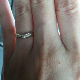 【ケイウノ ブライダル(K.UNO BRIDAL)の口コミ】 一番指にフィットしたデザインでした。ダイヤモンドを付けたくて、でも日…