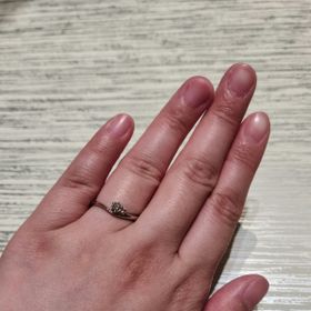 【TRECENTI(トレセンテ)の口コミ】 ダイヤの高さが低めに作られているため、着用時にカバンの中で探し物をす…