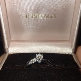 【アイプリモ(I-PRIMO)の口コミ】 ダイヤが多めが良いと彼女の方からのリクエストがあり価格帯や、デザイン…