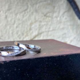 【ichi(イチ)の口コミ】 フルオーダーで、注文しました。古風な感じのする石打と、光の当たり方に…