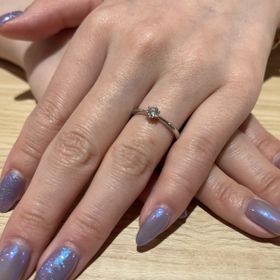 【ROYAL ASSCHER(ロイヤル・アッシャー)の口コミ】 色んなデザインの指輪があり、とても迷いましたが、やはり定番の一粒ダイ…