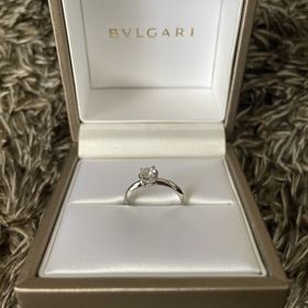 【ブルガリ(BVLGARI)の口コミ】 指にフィットしてとても付け心地がよく手に馴染んでくれます。
派手なもの…