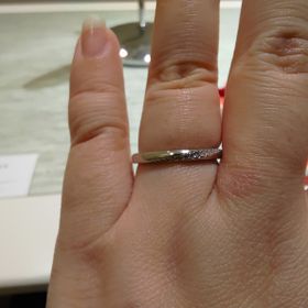 【TRECENTI(トレセンテ)の口コミ】 双方のデザインが一番しっくりきたため決めました。思ったよりダイヤの多…