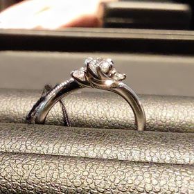 【エクセルコダイヤモンド(EXELCO DIAMOND)の口コミ】 指の形や肌色からいくつかピックアップいただいたうちの一つでした。もう…