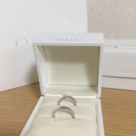 【TASAKI(タサキ)の口コミ】 何店舗も回って試着をして、自分の指にしっくりくるデザインを選びました…