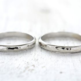 【湘南彫金工房 andfuseの口コミ】 素材はプラチナ、ゴールド、ピンクゴールドの3種類。
幅も大中小と選べて…