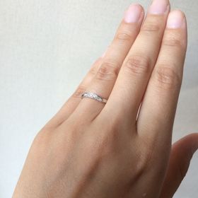 【ROYAL ASSCHER(ロイヤル・アッシャー)の口コミ】 ここには載せていませんが、旦那様がこちらのブランドのデザインの指輪を…