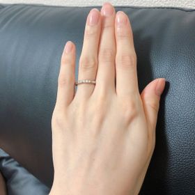 【エクセルコダイヤモンド(EXELCO DIAMOND)の口コミ】 ダイヤモンドが綺麗に輝く指輪が欲しいなと、探していました。店員さんが…