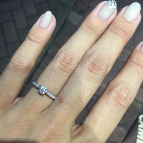 【銀座ダイヤモンドシライシの口コミ】 銀座を中心に複数の店舗を回りましたが、ダイアモンドの輝きが一番綺麗で…