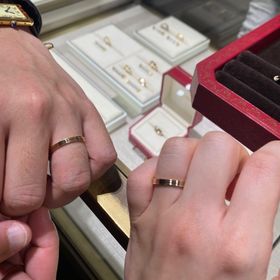 【カルティエ(Cartier)の口コミ】 男性用にもデザイン性があるものはとても少ないので、とで気に入っていま…