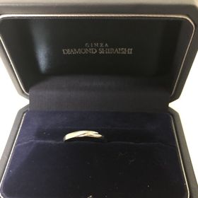 【銀座ダイヤモンドシライシの口コミ】 彼女の結婚指輪とセットだったというのもあるが、デザインも気に入った。…
