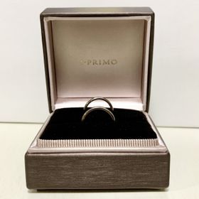 【アイプリモ(I-PRIMO)の口コミ】 この指輪が、私たちの指の形に合っていて、女性用であっても表面に宝石が…