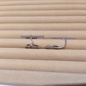 【TRECENTI(トレセンテ)の口コミ】 リングが綺麗な楕円カットで、着け心地がとても良いです。ストレートのリ…