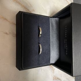 【ラザール ダイヤモンド(LAZARE DIAMOND)の口コミ】 ネットで見ていて2人ともピンときたのがハンプトンの指輪でした。
実際に…
