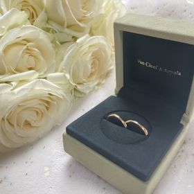【ヴァン クリーフ＆アーペル(Van Cleef & Arpels)の口コミ】 ずっと使うものなのでシンプルなリングで
ブランドネームのしっかりあるも…