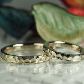 【Antille(アンティール)の口コミ】 日常使いできるシンプルなデザインがよく、様々な指輪を試着しましたが、…