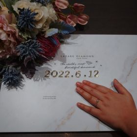【ラザール ダイヤモンド(LAZARE DIAMOND)の口コミ】 結婚指輪はシンプルなものにした為、婚約指輪はデザイン性高いものにしま…