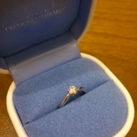 【銀座ダイヤモンドシライシの口コミ】 色々見て回った中でデザインが一番しっくりきました。大きさ・品質・価格…