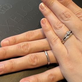 【エクセルコダイヤモンド(EXELCO DIAMOND)の口コミ】 婚約指輪はデザインが王冠でとても可愛く、サイドのダイヤも華やかです。…