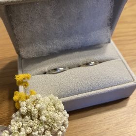 【mina.jewelry(ミナジュエリー)の口コミ】 インスタグラムやネットで色々探しましたが、
こちらのシャンパンゴールド…