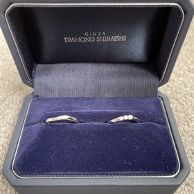 【銀座ダイヤモンドシライシの口コミ】 ネットで自分好みの指輪をみており、何店舗か実物を見に行きました。
こち…