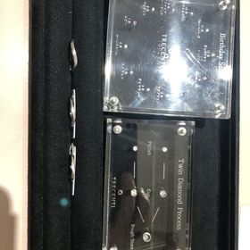 【TRECENTI(トレセンテ)の口コミ】 まず第一はデザイン性の良さが決め手になりました。
ウェーブがある物を選…