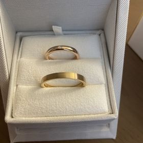 【ENUOVE(イノーヴェ)の口コミ】 お互いそこまで強いこだわりがない中、様々な指輪を拝見し、その中で何種…