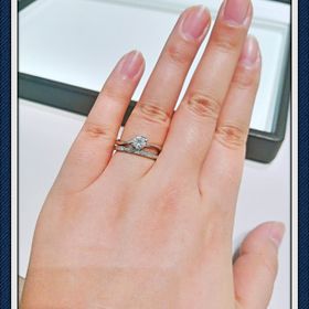 【SUWA(スワ)】の口コミ エタニティを探していました。
ダイヤが目立ちすぎても結婚指輪らしくない...