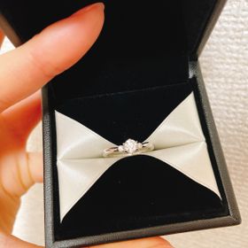 【エクセルコダイヤモンド(EXELCO DIAMOND)の口コミ】 私は手が小さくて、指が細めなので指輪のデザインにかなり強いこだわりが…