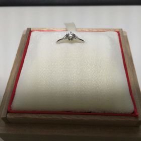 【GALA JEWELRY(ガラジュエリー)の口コミ】 ある程度の予算がある場合に、石の大きさで選ぶなら断然ガラでした。婚約…