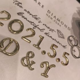 【ラザール ダイヤモンド(LAZARE DIAMOND)の口コミ】 デザインがウェーブがかっていてとてもキラキラで可愛かったのでこちらに…