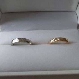 【Ailes(エール)の口コミ】 他と被らず、自分たちらしく自分たちだけの指輪が欲しかった。シンプルだ…