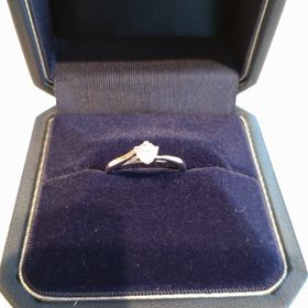 【銀座ダイヤモンドシライシの口コミ】 事前にチェックしていたデザインが別にあったのですが、店員さんにオスス…