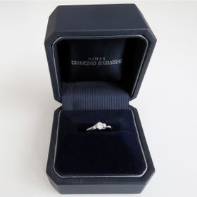 【銀座ダイヤモンドシライシの口コミ】 手が小さめなので、指が長く見えるウェーブのデザイン中心に、たくさん試…