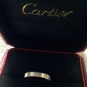 【カルティエ(Cartier)の口コミ】 まず一目でわかるブランドというのと、結婚指輪ですがダイヤ付きのものが…