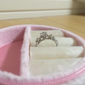 【ケイウノ ブライダル(K.UNO BRIDAL)の口コミ】 結婚式や新婚旅行にお金をかけていたので、「婚約指輪はいらない」と主人…