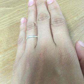 【4℃ BRIDAL(ヨンドシーブライダル)の口コミ】 結婚指輪はシンプルで長く愛せるもの、と決めていましたので、定番なもの…